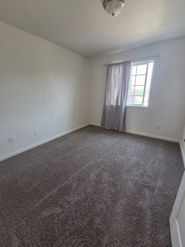 Building Photo - GREAT 3-BDRM, 3-BATH, 2-STORY + BMST. HOME AVAILABLE FOR IMMEDIATE OCCUPANCY IN GRAPEVINE!