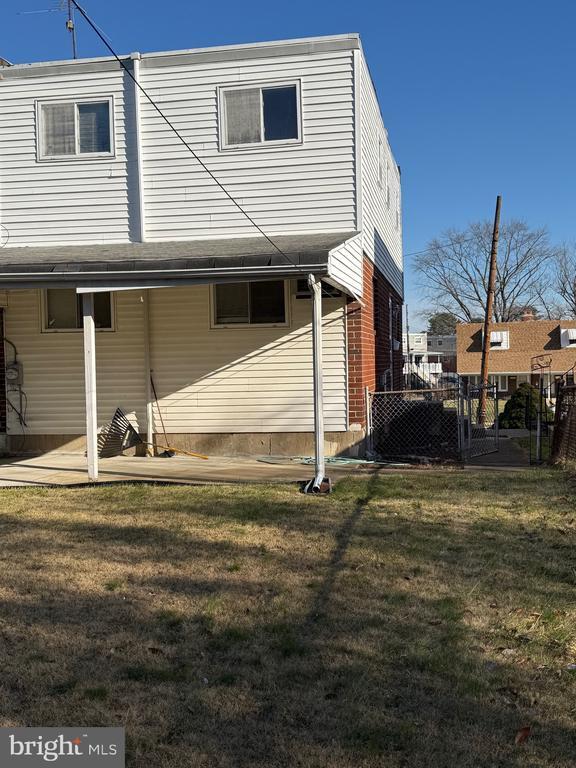 Building Photo - 9304 Lansford St