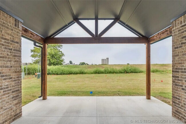 Building Photo - 5 Bed | 5 Bath House