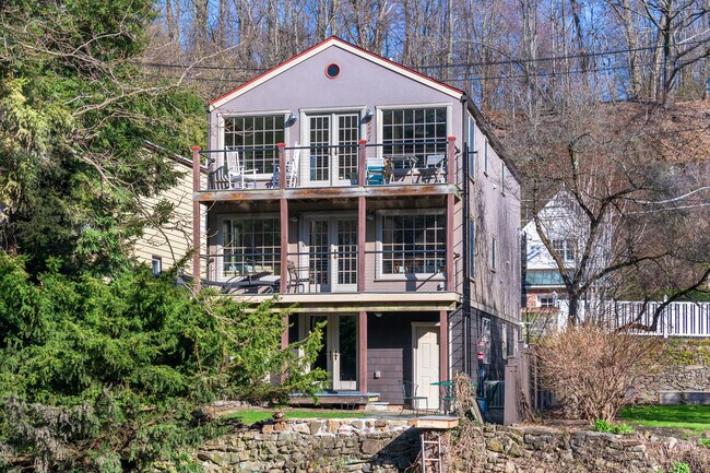 Building Photo - 235 Piermont Ave