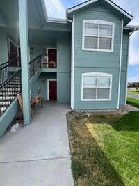 Building Photo - 2 bed 1 bath near NNU and close to downtow...