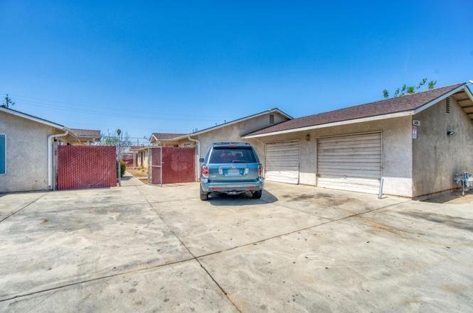 Building Photo - 508 S Dearing Ave