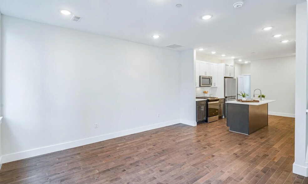 Building Photo - 1328 Nectarine St