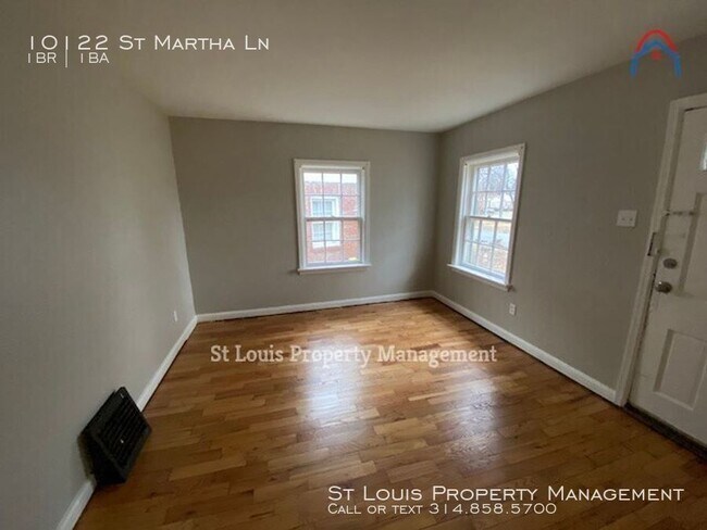 Building Photo - Charming apartment with hardwood floors