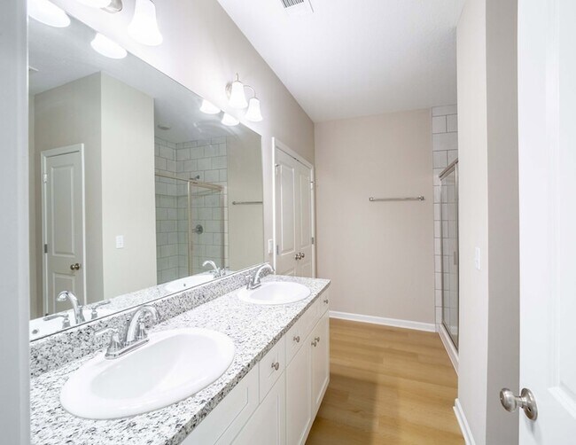 Building Photo - 5176 Legion Dr