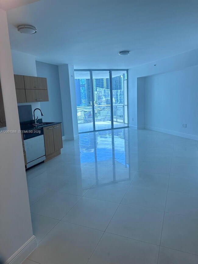 Building Photo - 350 S Miami Ave