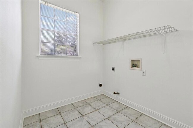 Building Photo - 1317 Albert St
