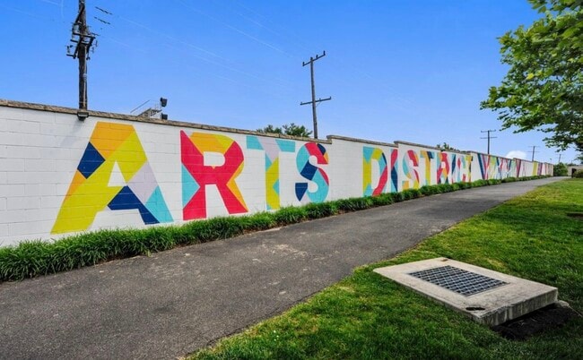 Building Photo - 5610 45th Ave