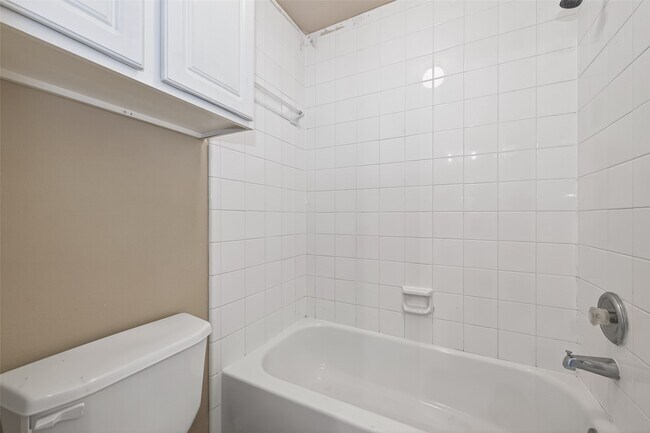 Building Photo - 4623 Russett Ln