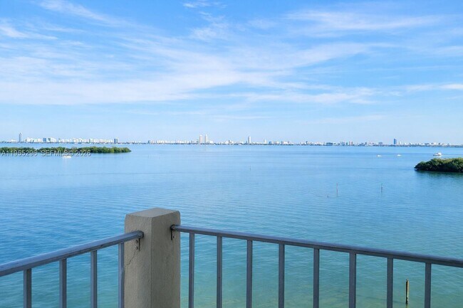 Building Photo - 880 NE 69th St