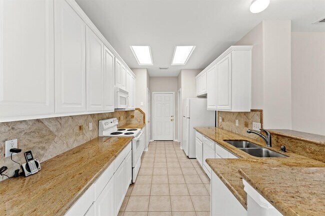 Building Photo - 6318 Veranda Green Trail
