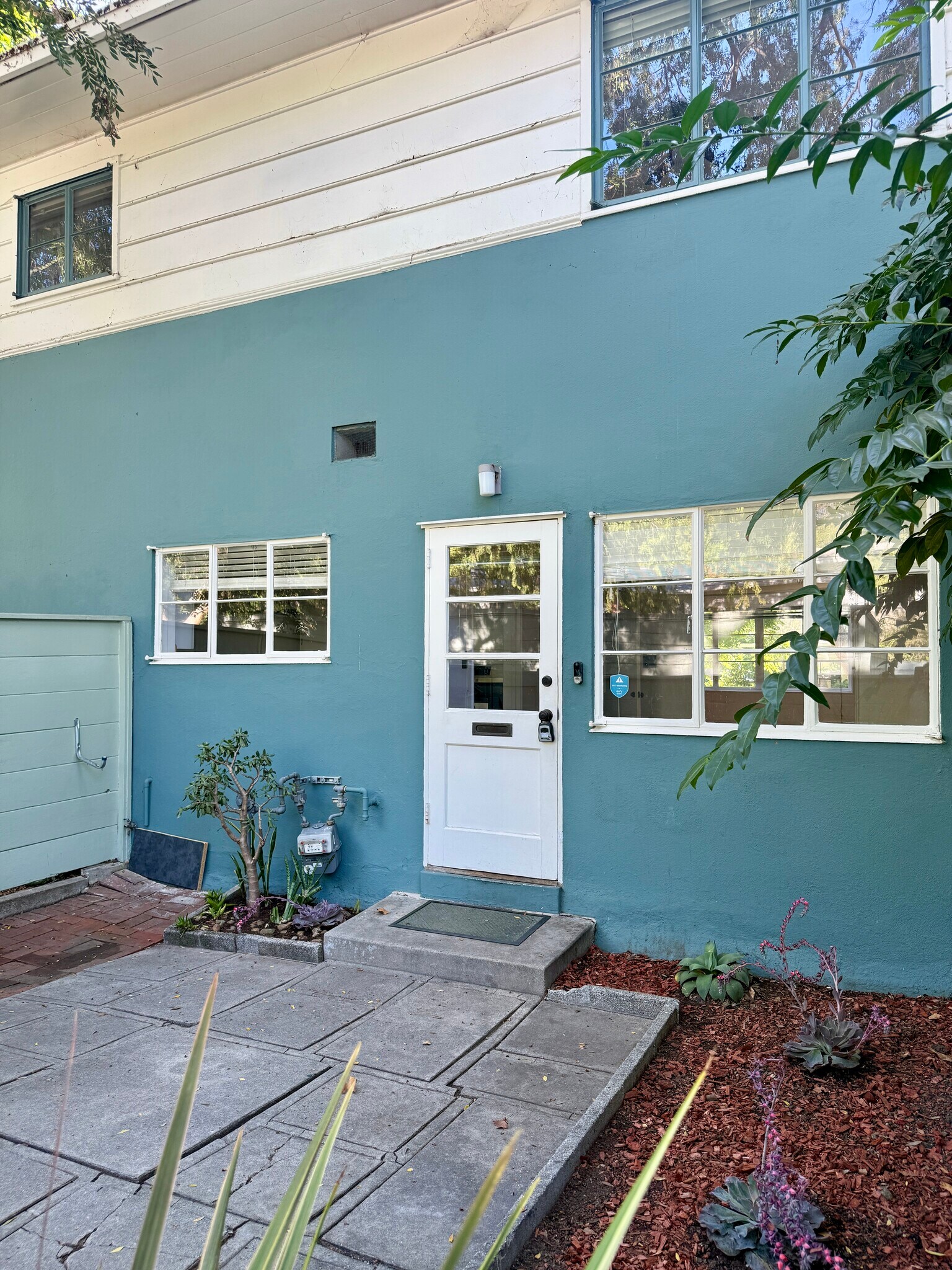 Building Photo - 5431 Village Grn
