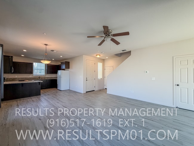 Building Photo - Stunning 4 Bedroom Home in Winding Meadow Village