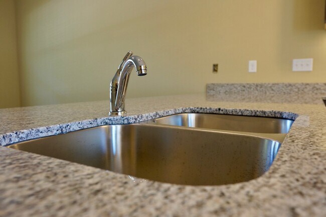 Building Photo - 131 N Franklin Ave