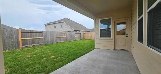 Building Photo - 8411 Bay Oaks Dr