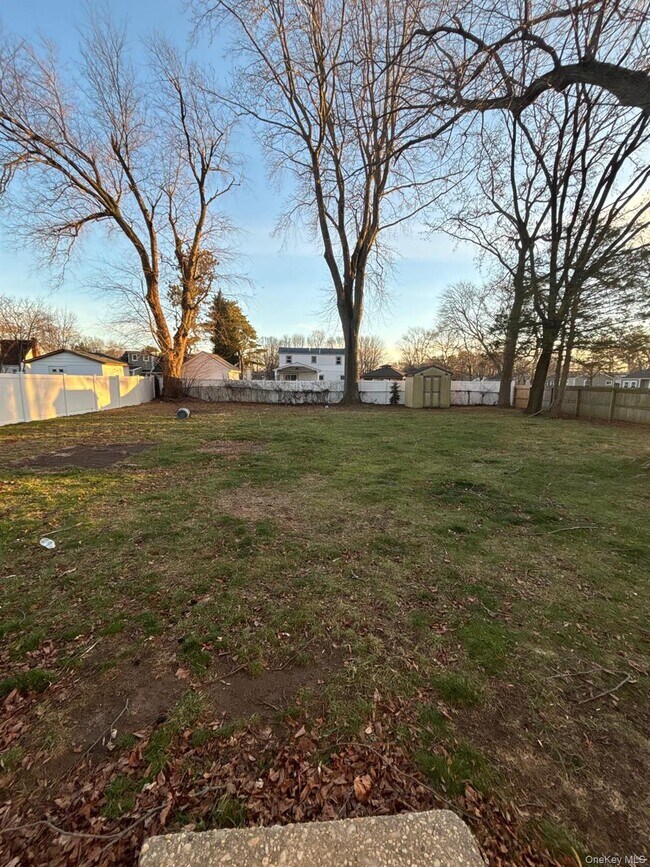 Building Photo - 202 Clark St