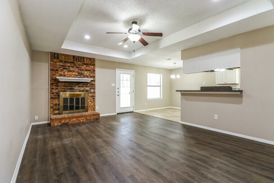 Building Photo - 8540 Whitney Dr