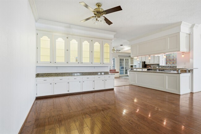 Building Photo - 4063 Breakwood Dr