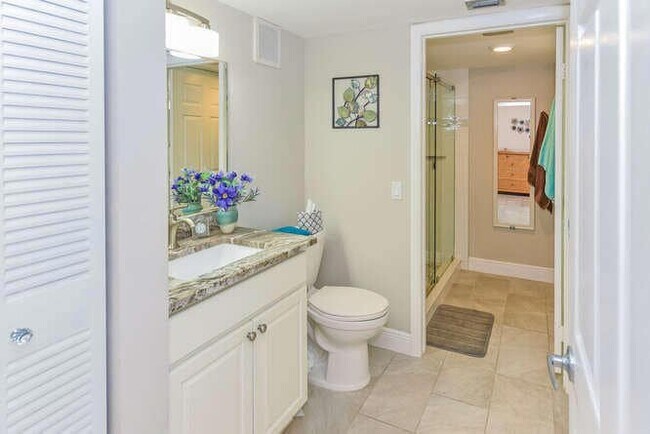 Building Photo - 353 S US Hwy 1