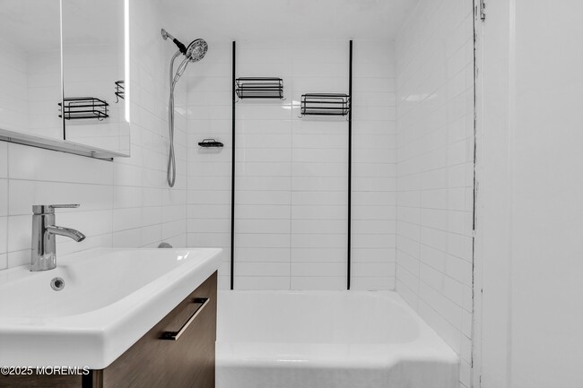 Building Photo - 321 Sunset Ave