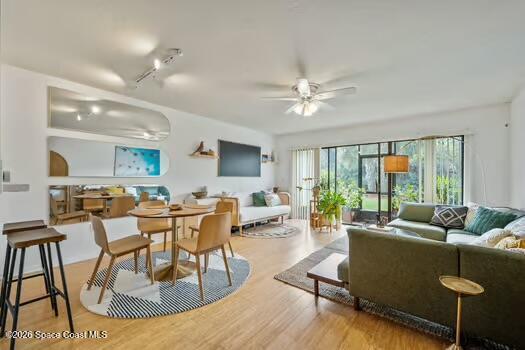 Building Photo - 33 Cove Rd