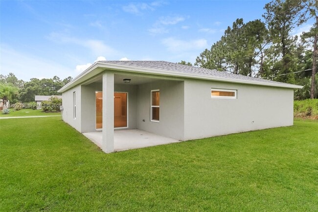 Building Photo - 873 SW Saltonstall Terrace