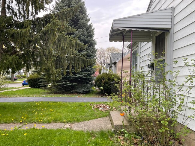 Building Photo - CALL TODAY TO RENT YOUR HOME SWEET HOME !!!