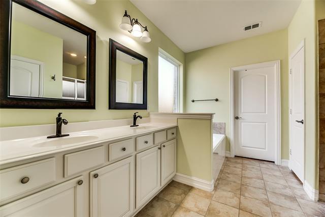 Building Photo - 660 Hobie Point Dr