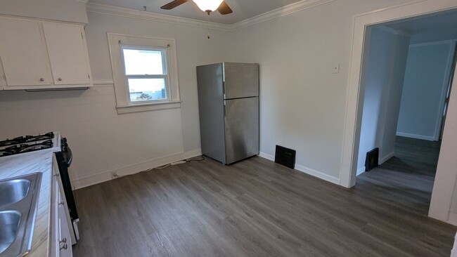 Building Photo - Newly renovated 2-bedroom, 1-bathroom home...