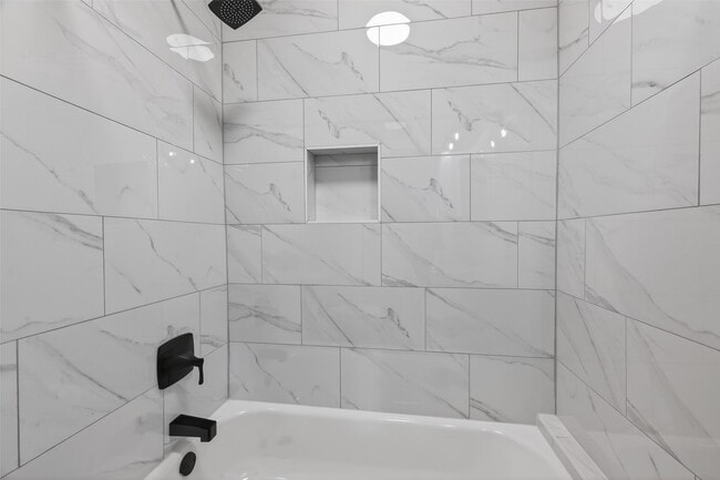 Building Photo - 2202 Hutchins St