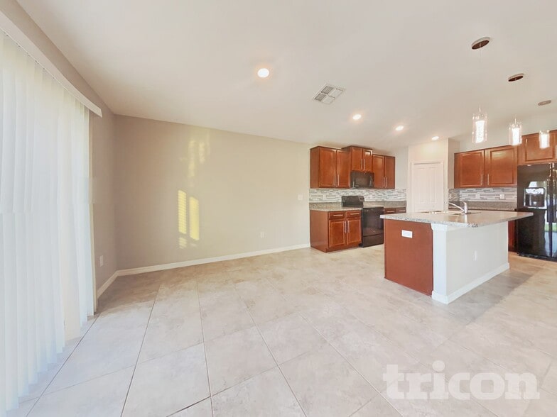 Building Photo - 10401 Carloway Hills Dr