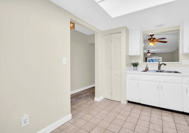 Building Photo - MUST BE 55+ TO RENT THIS CONDO