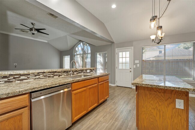 Building Photo - 5112 Carefree Dr