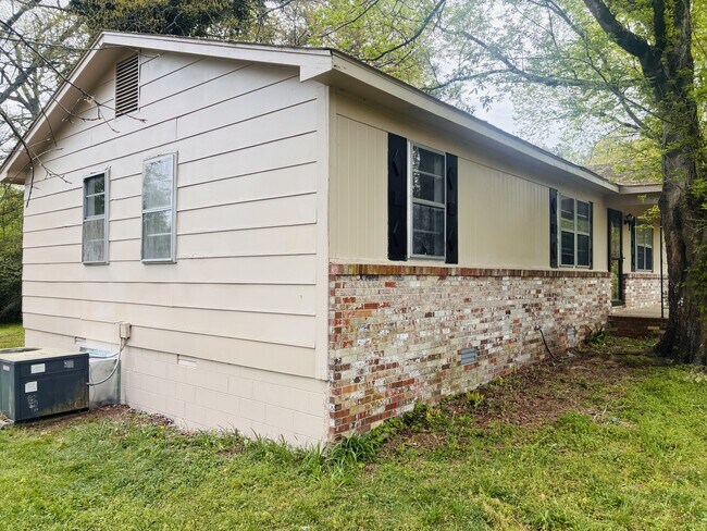 Building Photo - 168 Drum Cir