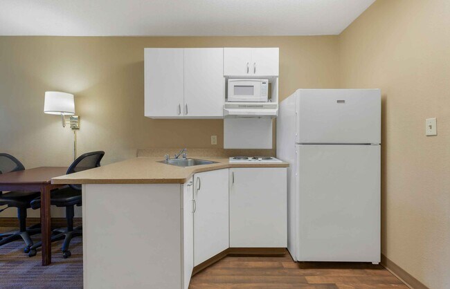 Building Photo - Furnished Studio-Colorado Springs - West