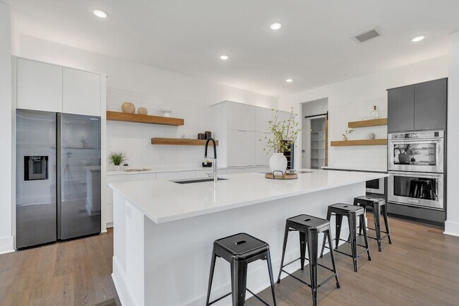 Building Photo - 6409 HIgh Top Ct