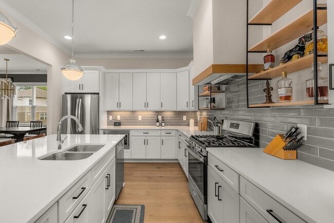 Building Photo - 500 Waycross Dr