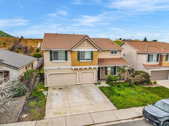 Building Photo - EXTRA LARGE HOME AND LOT... NESTLED IN THE ANTIOCH HILLS... 5 BEDS/3 BATHS/LARGE LIVING ROOM AND ...
