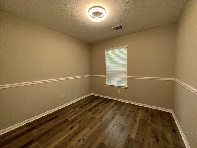 Building Photo - 3715 Humble Dr