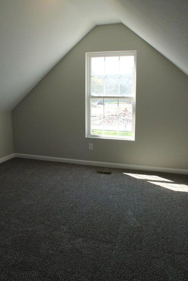 Building Photo - Modern Elegance Meets Comfort – Fully Remo...