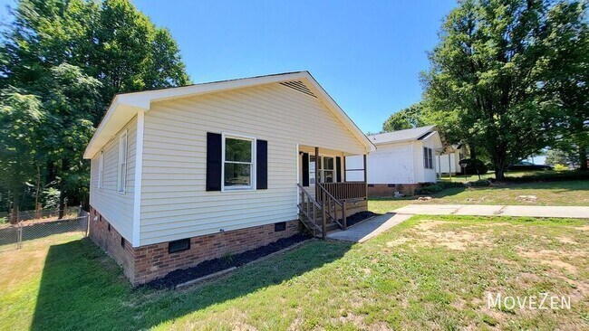 Building Photo - 4006 Coltrain Rd
