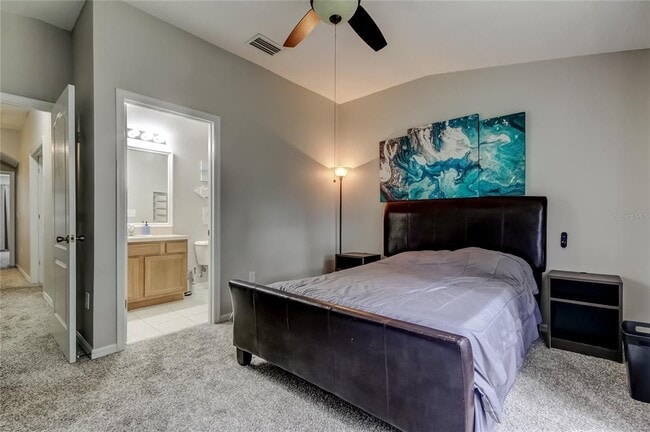 Building Photo - 1138 Hillhurst Dr