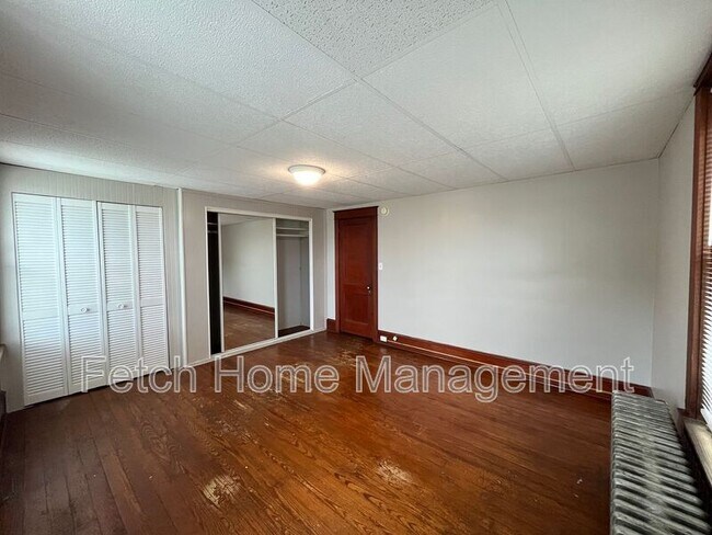 Building Photo - 23 S Custer Ave