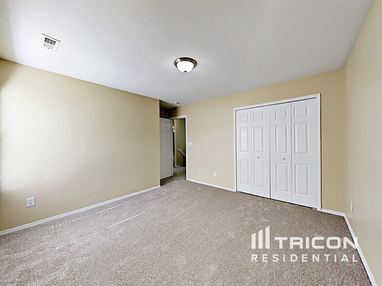 Building Photo - 2801 Buckleigh Dr