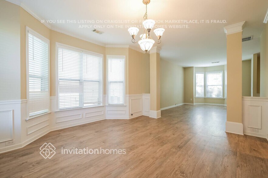 Building Photo - 4392 Walforde Blvd
