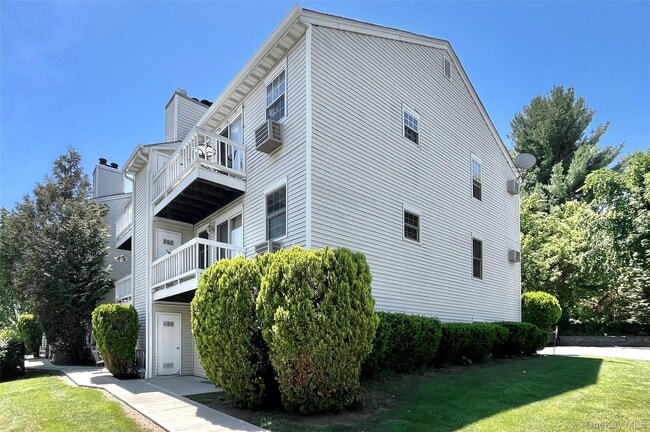 Building Photo - 18 Lexington Hills Rd
