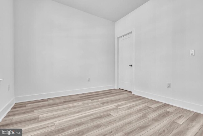 Building Photo - 8102 Donatello Dr