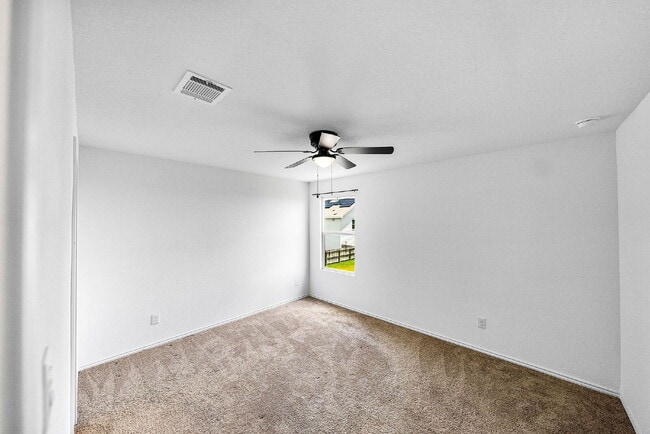 Building Photo - Up to 1 Month of FREE RENT!!!