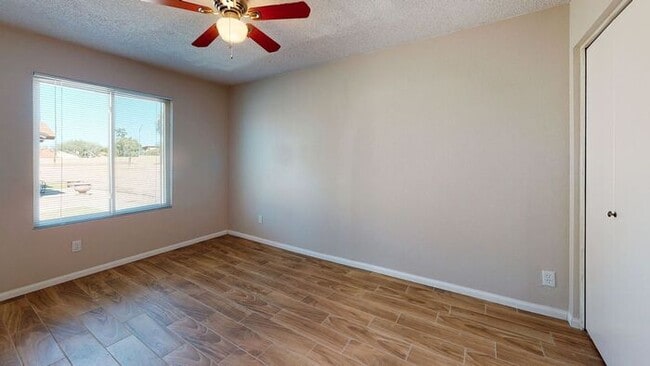 Building Photo - 1055 N Recker Rd