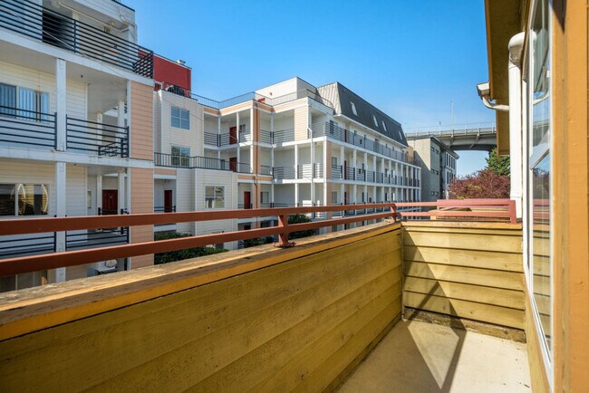 Building Photo - 931 N 35th St